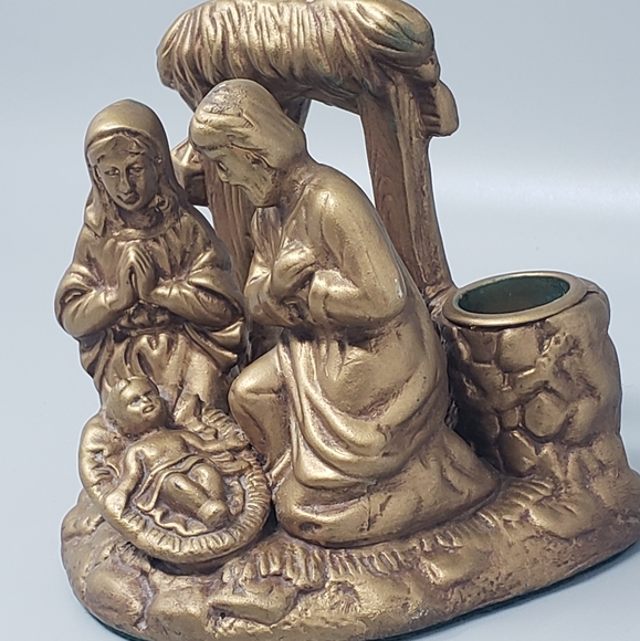 Vintage Nativity Scene - Picture 3 of 10